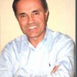 Sixto contatado diz que a terra é um laboratório.