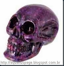 Crânio cristal violeta