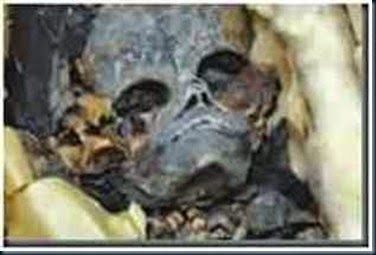 Outra múmia com características alienígena encontrada no Egito