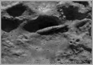 Enorme espaçonave antiga acidentada na lua 10 Nave pousada cratéra lua