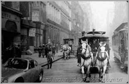 Carro fotografado 100 anos antes de ser produzido e alguns casos de deslizamentos no tempo
