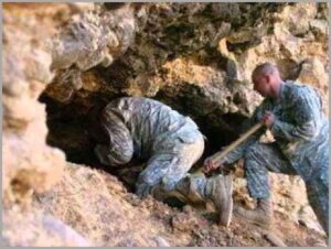 Uma Vimana antiga encontrada por soldados americanos no Afeganistão ? 9 Ufo em caverna aféganistao