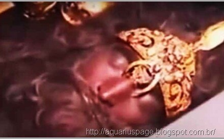 Anunnaki Sono Milenar anunnakis ou nephilins (gigantes) adormecidos em câmaras de hipersono.