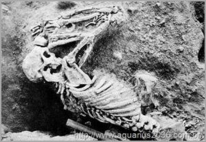 Mohenjo Daro, o local da batalha dos deuses alienígenas Anunnaki 11 Esqueletos calcinados vale indo