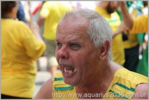 "Marisa Letícia com AVC, vai para o SUS, sofre e morre lá praga” (manifesto de direita) 10 Clima Odio Criado Globo Direita