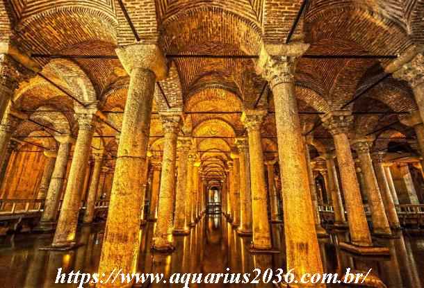 interior-sisterna-basilica-sarcofago-medusa