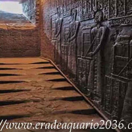Os degraus de granito derretido do templo de Hathor 57 degraus derretidos hator 1